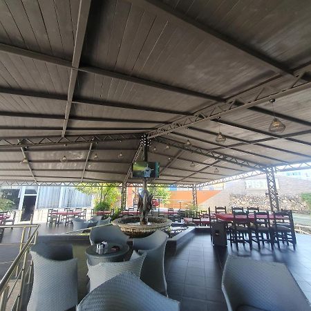 Garden Palase Hotel Fier Ngoại thất bức ảnh