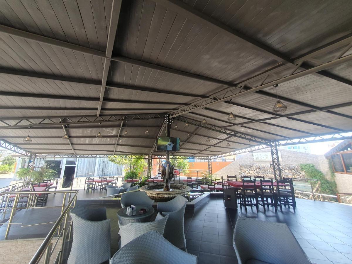 Garden Palase Hotel Fier Ngoại thất bức ảnh