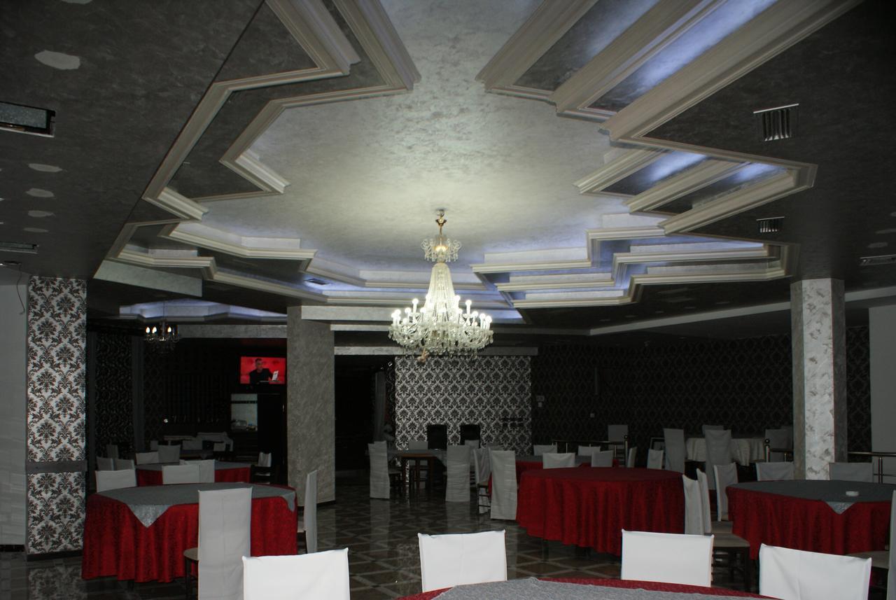 Garden Palase Hotel Fier Ngoại thất bức ảnh