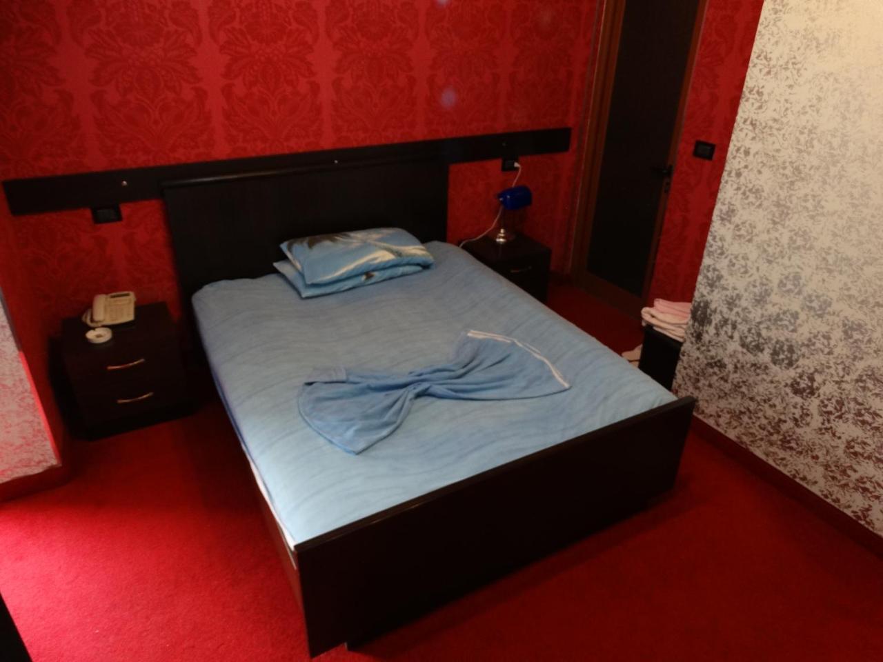 Garden Palase Hotel Fier Ngoại thất bức ảnh