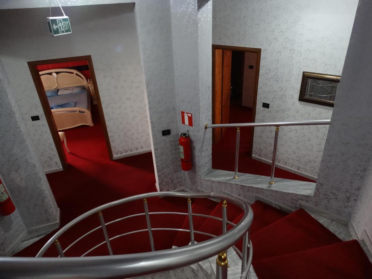 Garden Palase Hotel Fier Ngoại thất bức ảnh