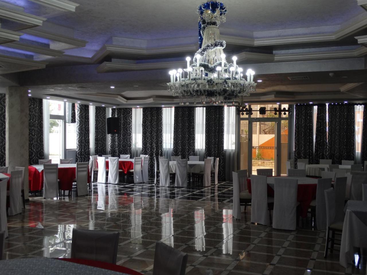 Garden Palase Hotel Fier Ngoại thất bức ảnh